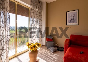 Soggiorno - Four-room apartment Via Augusto Righi
 
6, Comiso - photo 40