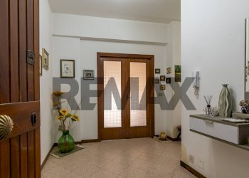 Hall / corridoio - Four-room apartment Via Augusto Righi
 
6, Comiso - photo 42