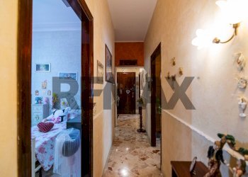 Hall / corridoio - Independent house Via Guglielmo Oberdan
 
14, Motta Sant'Anastasia - photo 13