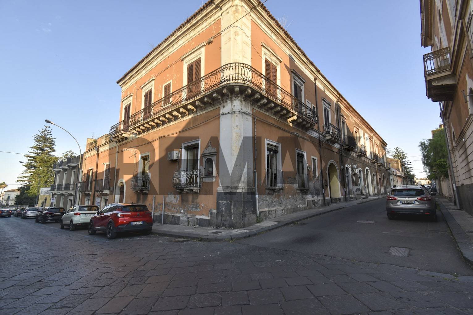 Edificio all\'aperto - Casa semi indipendente Via Giuseppe Garibaldi
16, Giarre - foto 2