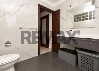 Bagno - Casa semi indipendente Via Giuseppe Garibaldi
 
16, Giarre - foto 17