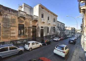 Edificio all\'aperto - Casa semi indipendente Via Giuseppe Garibaldi
 
16, Giarre - foto 19