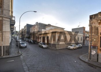 Edificio all\'aperto - Casa semi indipendente Via Giuseppe Garibaldi
 
16, Giarre - foto 20