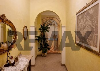 Hall / corridoio - Quadrilocale Via Merano
 
13, Paterno - foto 2