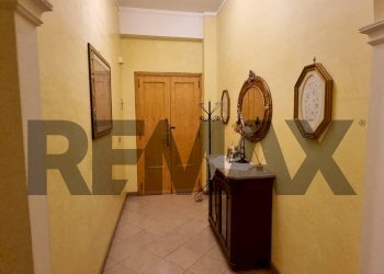 Hall / corridoio - Quadrilocale Via Merano
 
13, Paterno - foto 3