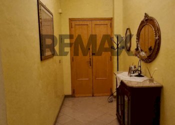 Hall / corridoio - Quadrilocale Via Merano
 
13, Paterno - foto 4