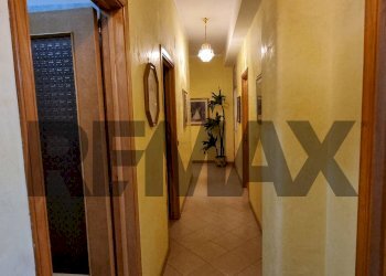 Hall / corridoio - Quadrilocale Via Merano
 
13, Paterno - foto 12