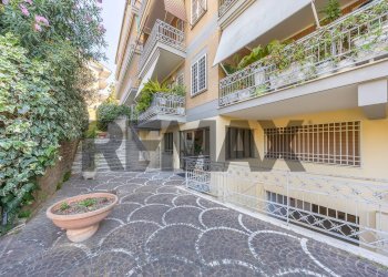 Edificio all\'aperto - Four-room apartment Via Adolfo Gandiglio
 
27, Roma - photo 42