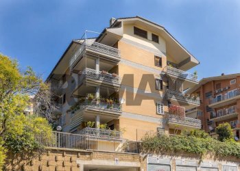 Edificio all\'aperto - Four-room apartment Via Adolfo Gandiglio
 
27, Roma - photo 47