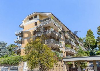 Edificio all\'aperto - Four-room apartment Via Adolfo Gandiglio
 
27, Roma - photo 48