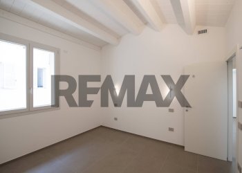 Stanza vuota - Quadrilocale Via Narente
 
27, Senigallia - foto 25