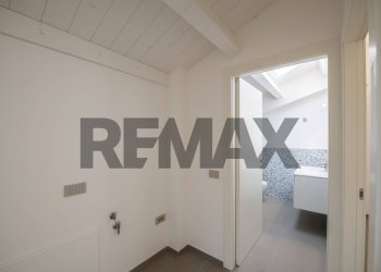 Hall / corridoio - Quadrilocale Via Narente
 
27, Senigallia - foto 32