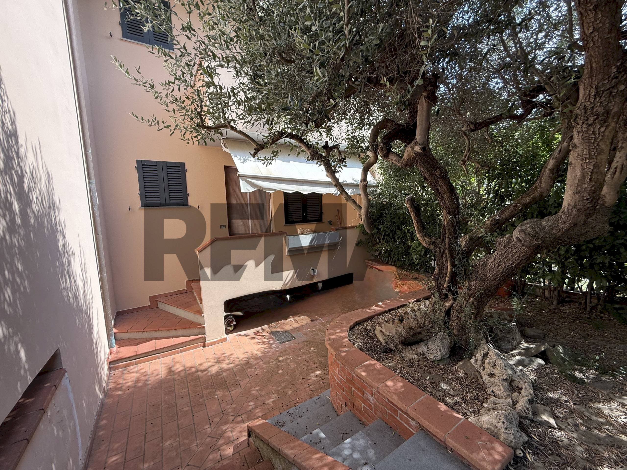 Casa all\'aperto - Casa indipendente Via Eugenio Curriel
 
15, Castelfiorentino - foto 1