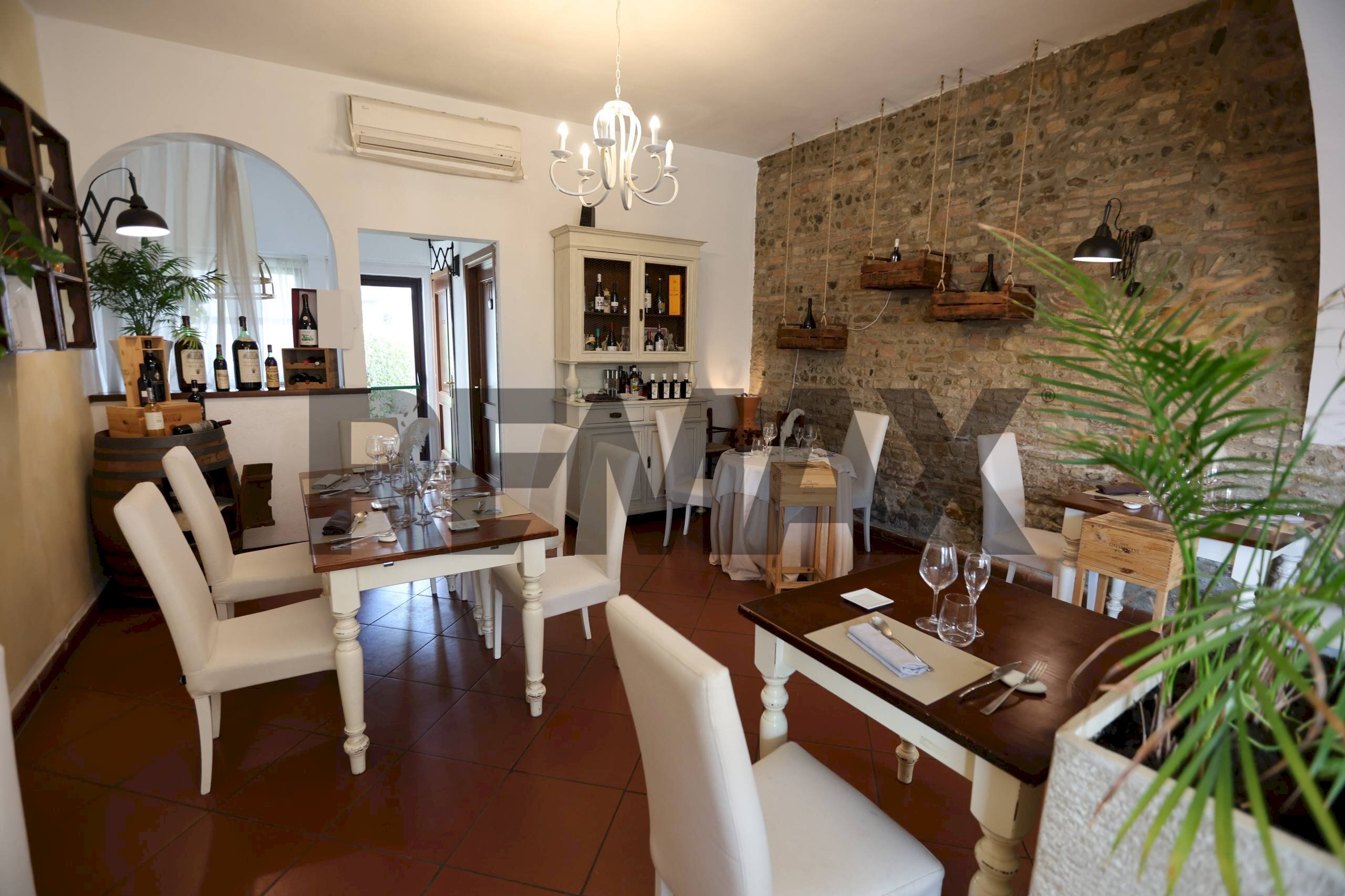 Sala da pranzo - Locale Commerciale VIA TADDEINI
 
70, Montespertoli - foto 2
