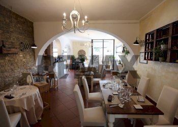 Sala da pranzo - Locale Commerciale VIA TADDEINI
 
70, Montespertoli - foto 4