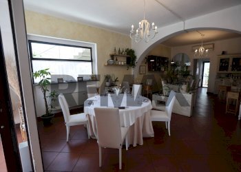 Sala da pranzo - Locale Commerciale VIA TADDEINI
 
70, Montespertoli - foto 9