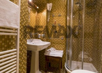 Bagno - Bilocale FRAZIONE IZZALINI
 
SNC, Todi - foto 24