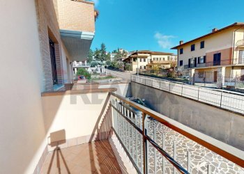Balcone - Three-room apartment Via Palmiro Togliatti
 
10, Magione - photo 5
