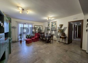 Sala da pranzo - Quadrilocale Nizzeti
 
171, Aci Catena - foto 7