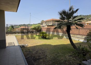 Giardino - Quadrilocale Nizzeti
 
171, Aci Catena - foto 16