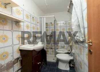 Bagno - Three-room apartment via Alessandro Manzoni
 
66, Misterbianco - photo 10
