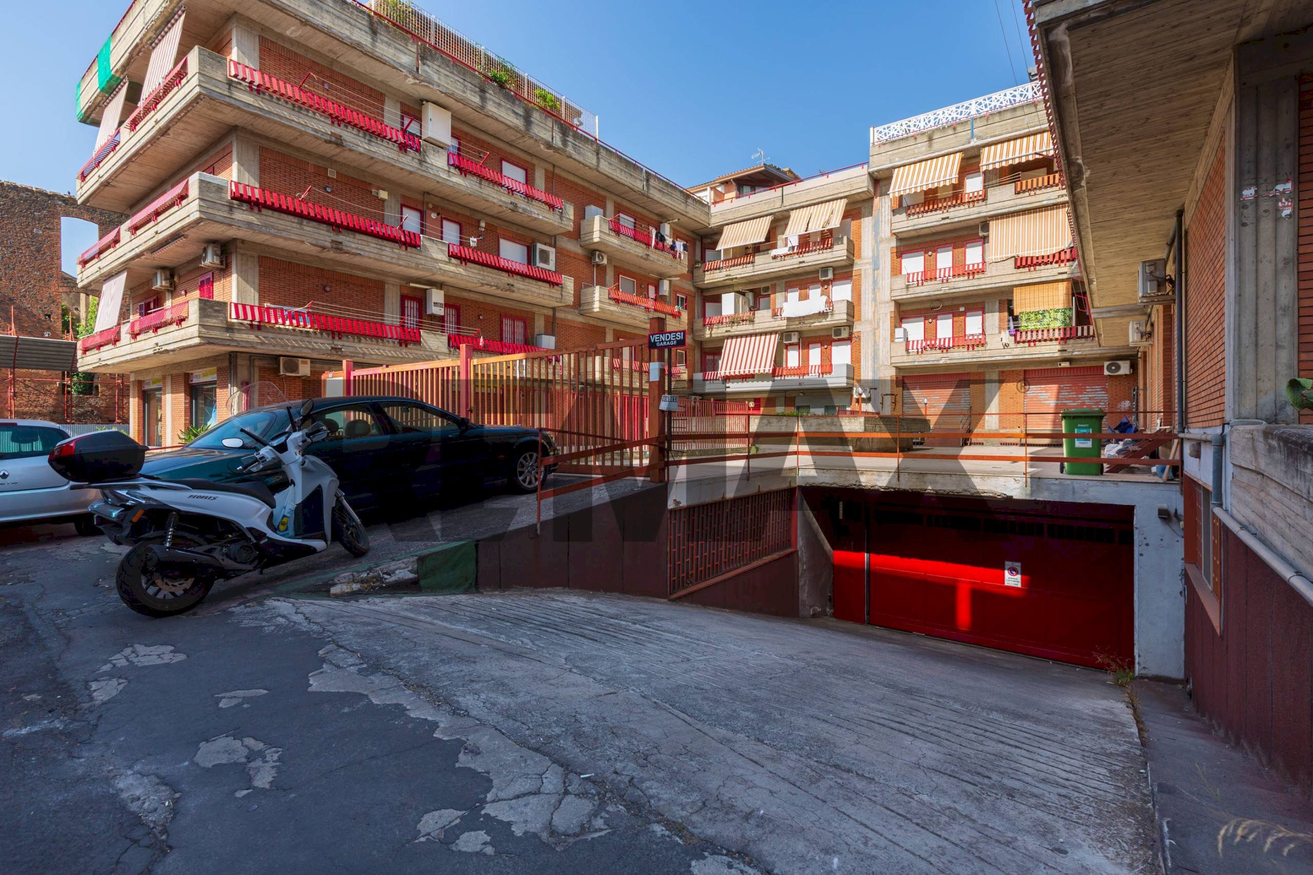 Edificio all\'aperto - Commercial Premises via Municipio
 
329, Misterbianco - photo 1