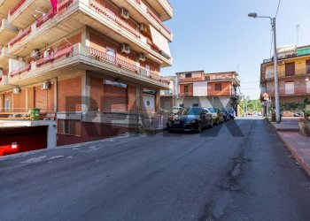 Edificio all\'aperto - Commercial Premises via Municipio
 
329, Misterbianco - photo 8