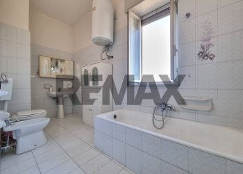 Bagno - Apartment Via Nervesa Della Battaglia
 
2, Catania - photo 12
