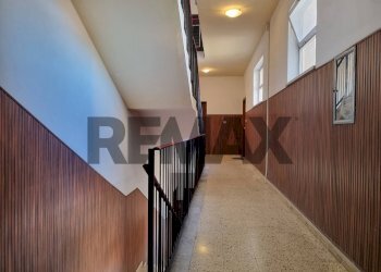 Hall / corridoio - Apartment Via Nervesa Della Battaglia
 
2, Catania - photo 16