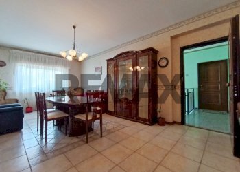 Sala da pranzo - Quadrilocale Via Cristoforo Colombo
 
27, Tremestieri Etneo - foto 58