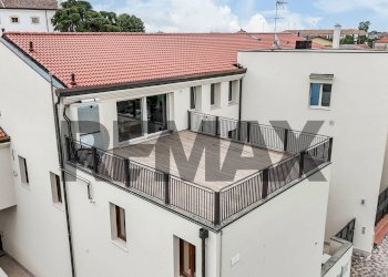Edificio all\'aperto - Appartamento Via Aldo Moro
 
snc, Villadose - foto 1