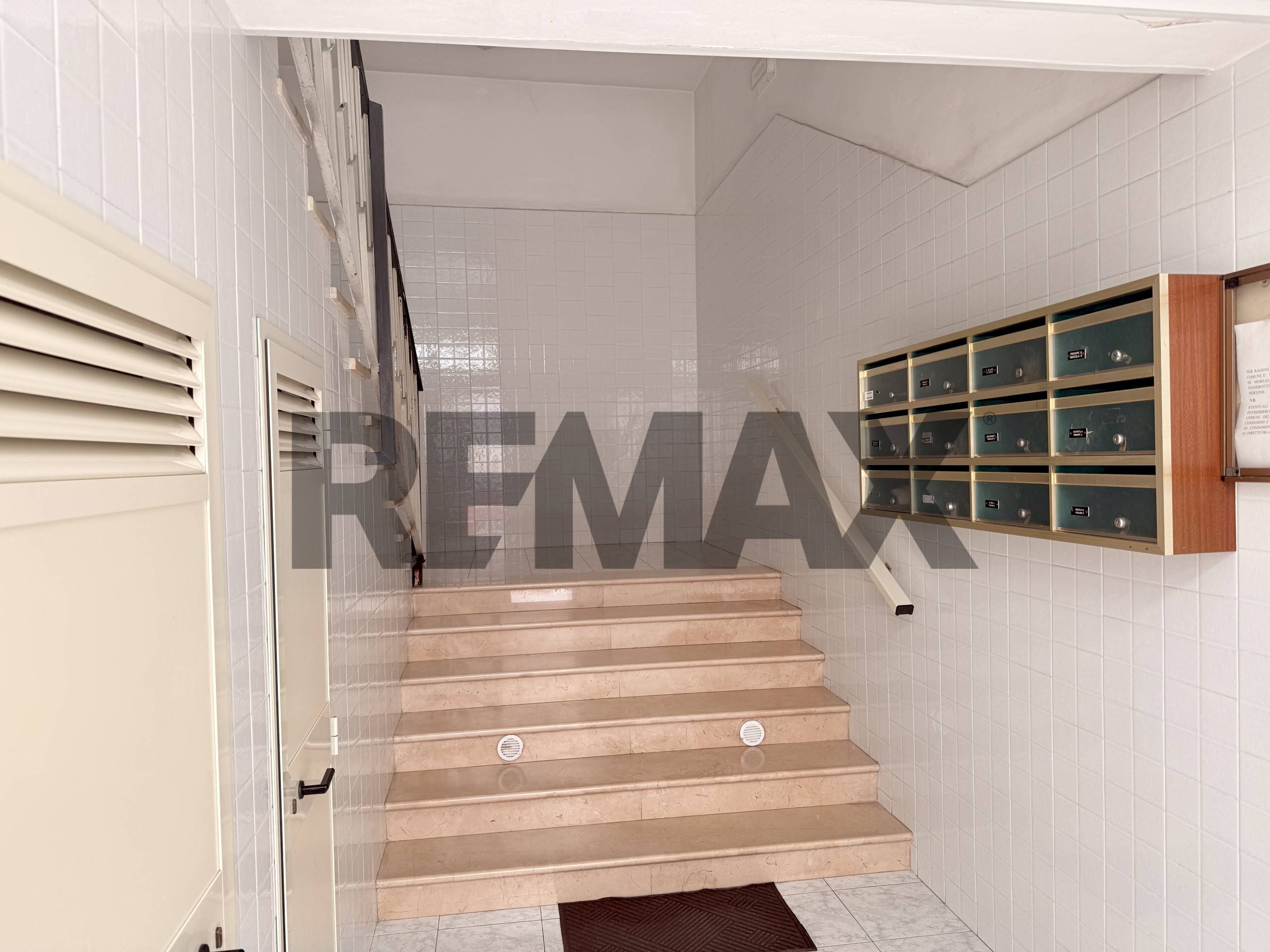 Ricezione / Lobby - Quadrilocale Via San Giovanni Bosco
 
113, Manfredonia - foto 3
