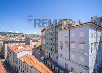 Edificio all\'aperto - Three-room apartment Via Enrico Toti
 
23, Trieste - photo 1