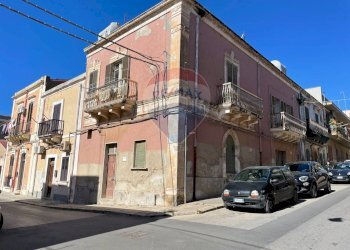 Edificio all\'aperto - Casa indipendente Via Paolo Cassar Scalia
 
119, Pachino - foto 1