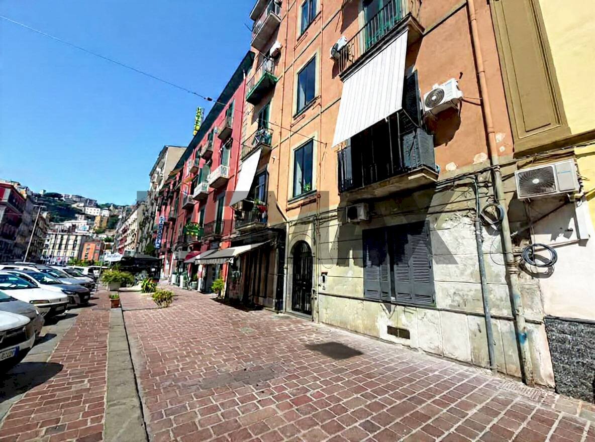 Edificio all\'aperto - Two-room apartment Via Giordano Bruno
 
118, Napoli - photo 1
