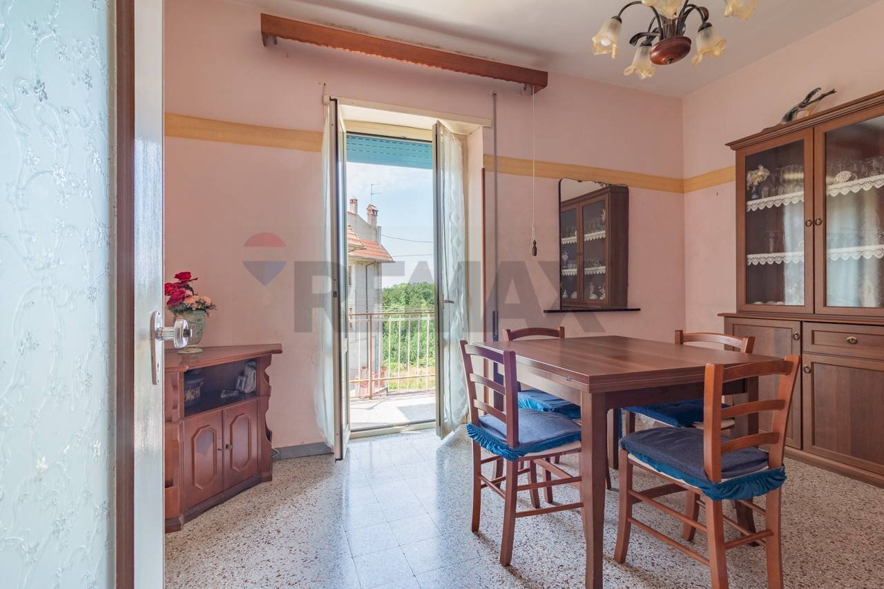 Sala da pranzo - Three-room apartment Via Del Pettinaro
 
4, Ischia di Castro - photo 1