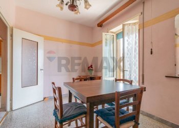 Sala da pranzo - Three-room apartment Via Del Pettinaro
 
4, Ischia di Castro - photo 9