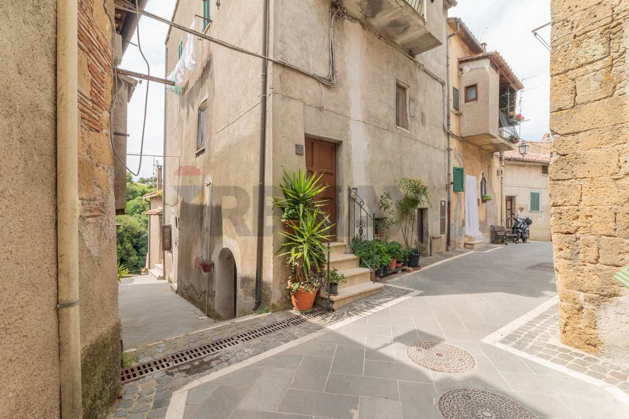 Edificio all\'aperto - Two-room apartment Via Del Fiore
 
45, Ischia di Castro - photo 2