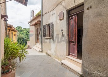 Terrazza - Two-room apartment Via Del Fiore
 
45, Ischia di Castro - photo 3