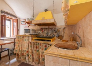 Cucina - Two-room apartment Via Del Fiore
 
45, Ischia di Castro - photo 11