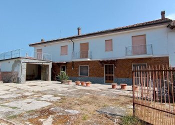 Foto 2 - Casa semi indipendente Via Bausola
 
22, Isola d'Asti - foto 2