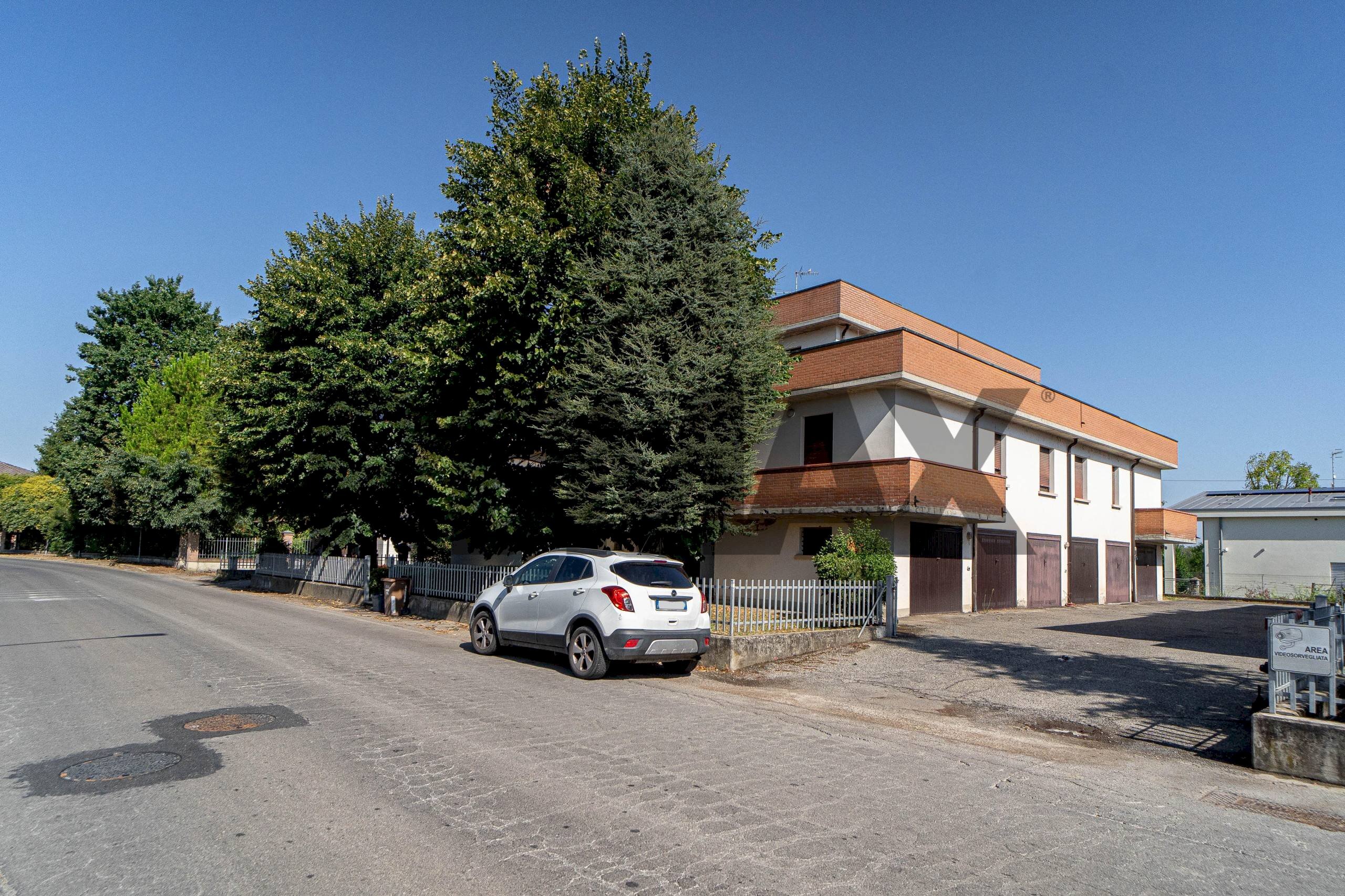 Edificio all\'aperto - Trilocale Via Saragat
6, Montecchio Emilia - foto 2