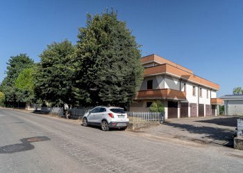 Edificio all\'aperto - Trilocale Via Saragat
 
6, Montecchio Emilia - foto 2