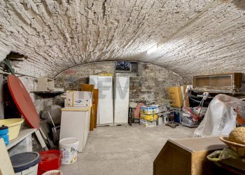 Cantina di stoccaggio - Three-room apartment Strada Felice Cavallotti
43, Parma - photo 17