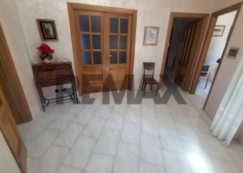 Hall / corridoio - Four-room apartment VIA DEI CAMPANI
 
4, Morcone - photo 28
