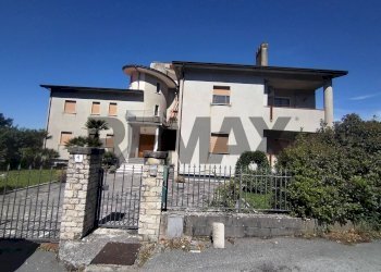 Casa all\'aperto - Four-room apartment VIA DEI CAMPANI
 
4, Morcone - photo 3