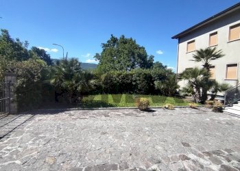 Giardino - Four-room apartment VIA DEI CAMPANI
 
4, Morcone - photo 11