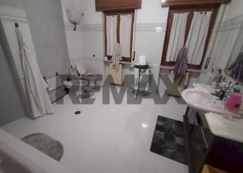 Bagno - Four-room apartment VIA DEI CAMPANI
 
4, Morcone - photo 24