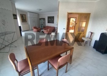 Sala da pranzo - Apartment VIA DEI CAMPANI
 
4, Morcone - photo 12
