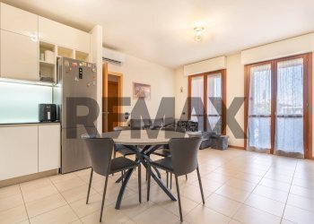 Sala da pranzo - Three-room apartment via filanda
 
26, Sulbiate - photo 1